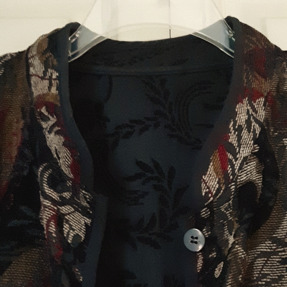 Beautiful Long Top 1X - Picture 2 of 9